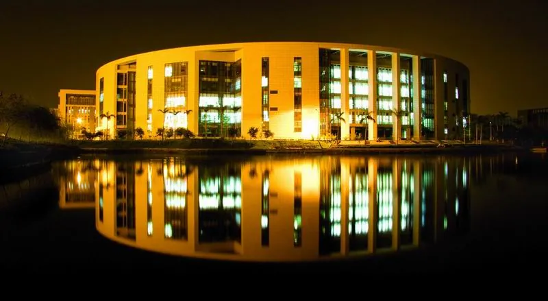 Guangzhou University library and student study spaces