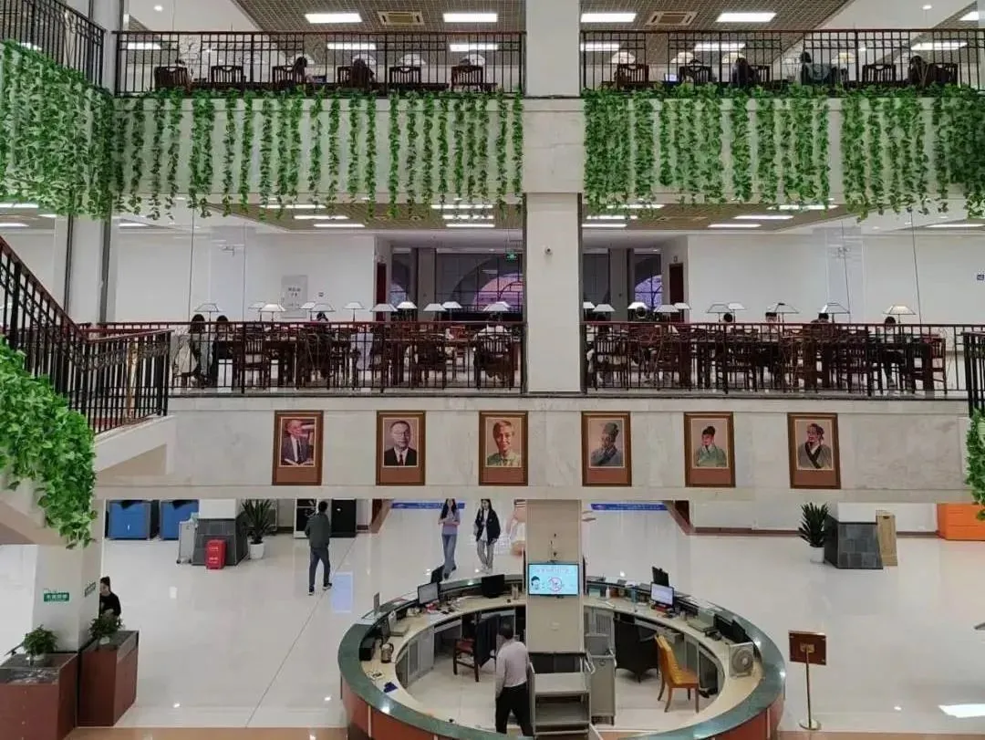 Southern Medical University medical library reading room