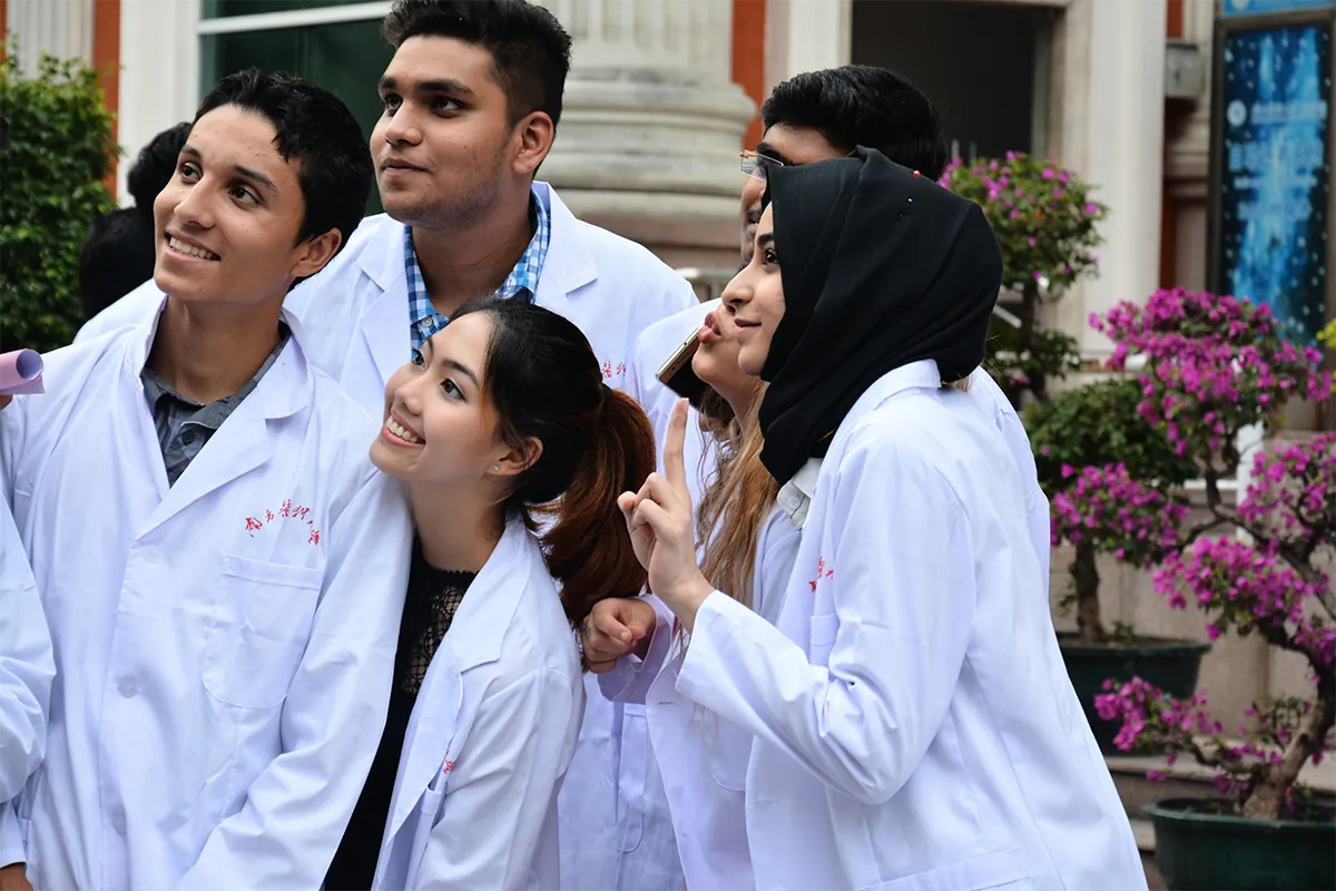 International students together on the Southern Medical University campus