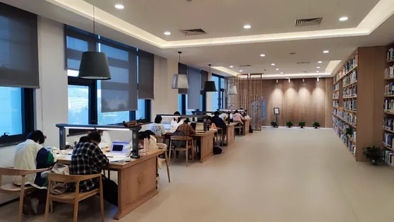 Zhejiang Chinese Medical University library reading room