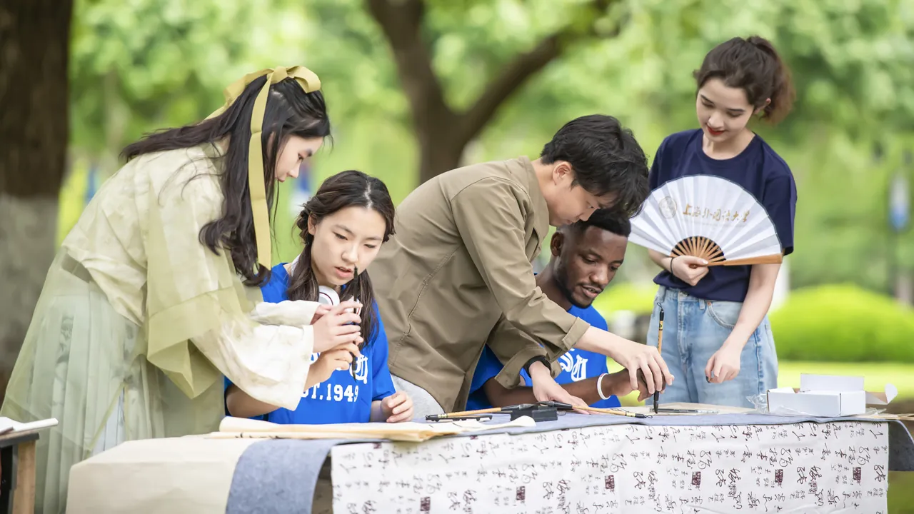 International students together on the Shanghai International Studies University campus