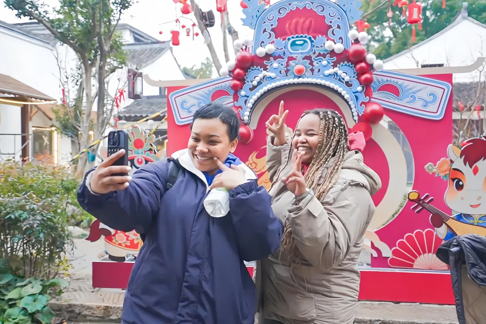 International students together on the Shanghai University of Traditional Chinese Medicine campus